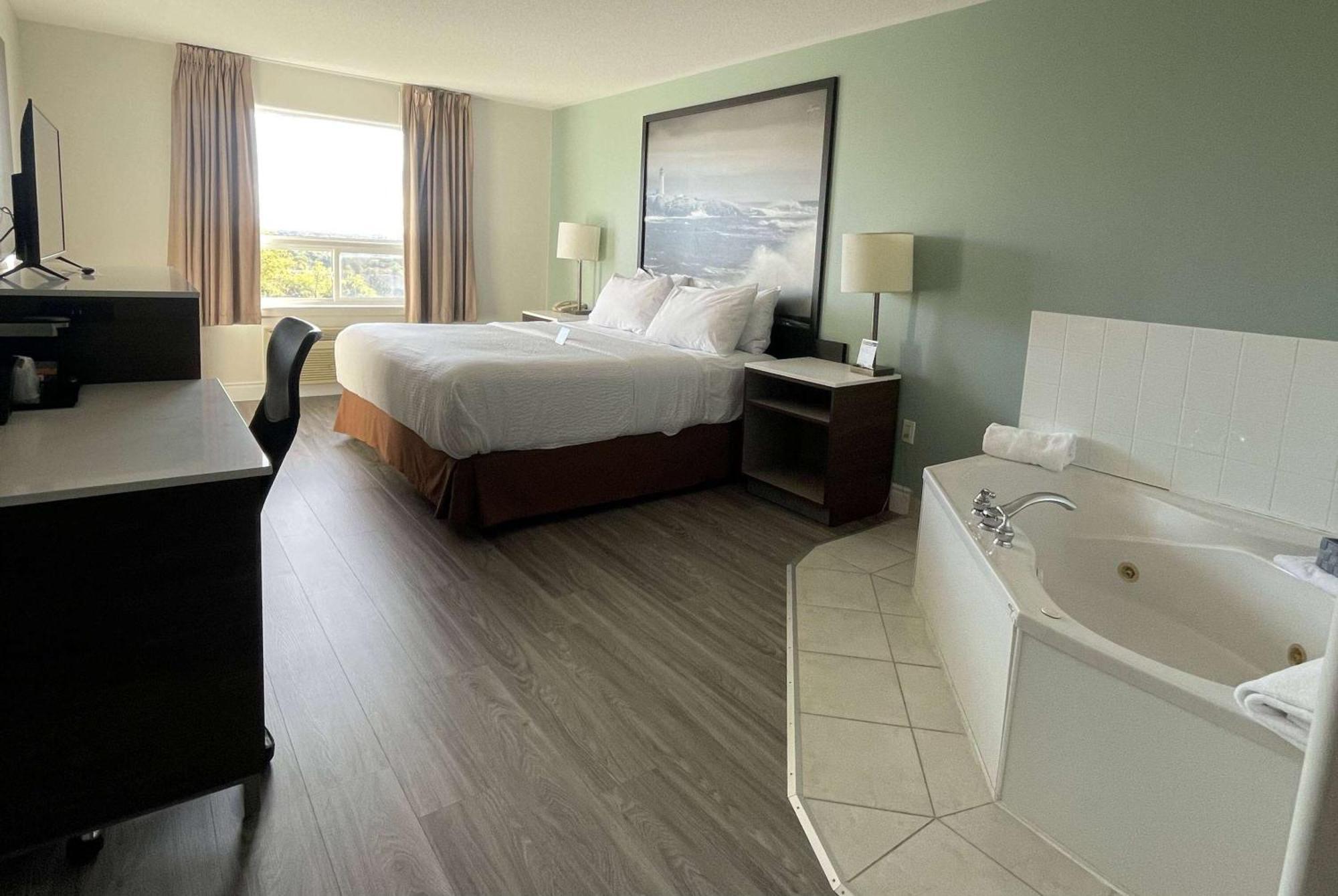 Super 8 By Wyndham Peterborough Hotel Eksteriør billede