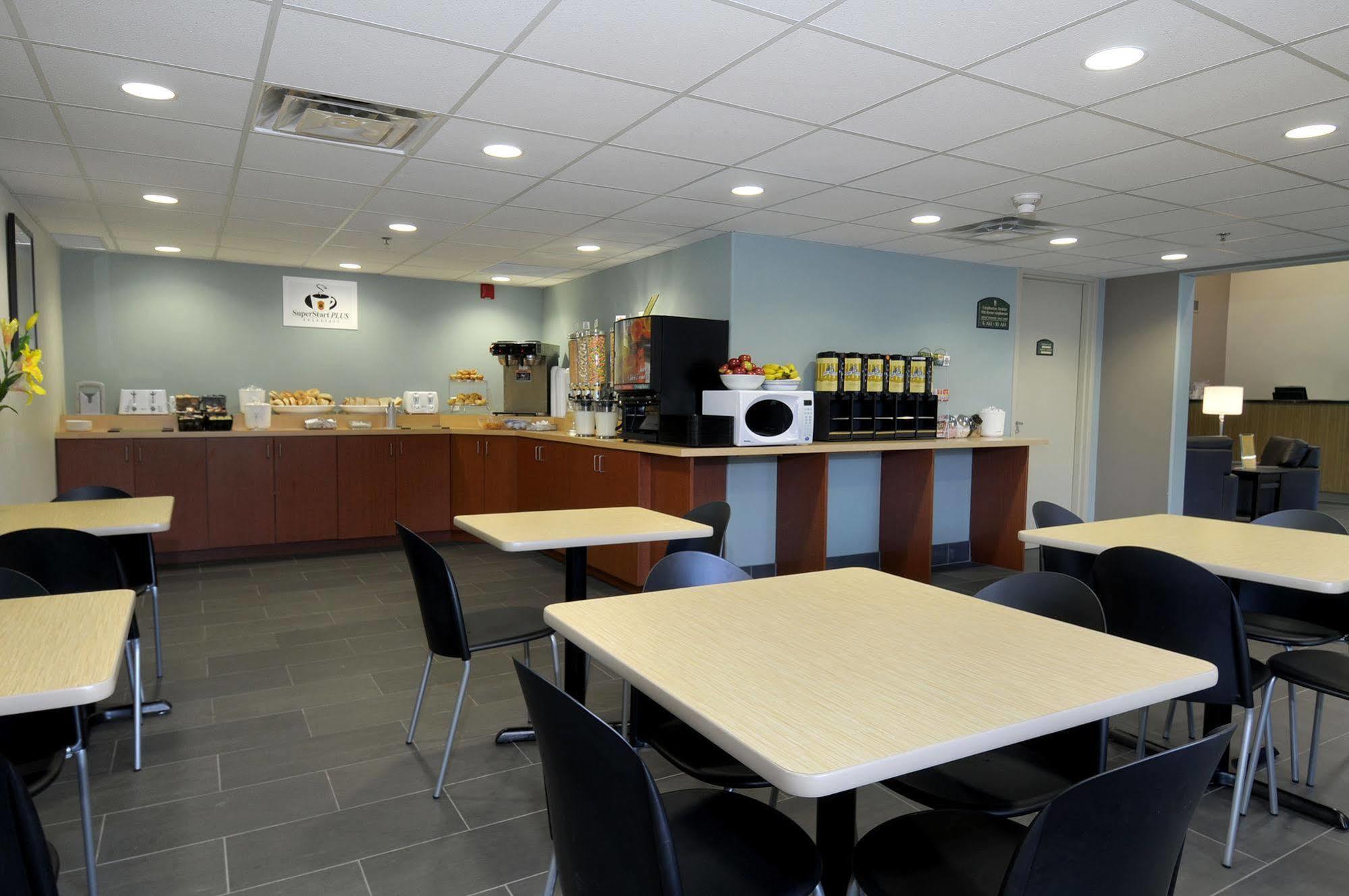 Super 8 By Wyndham Peterborough Hotel Restaurant billede